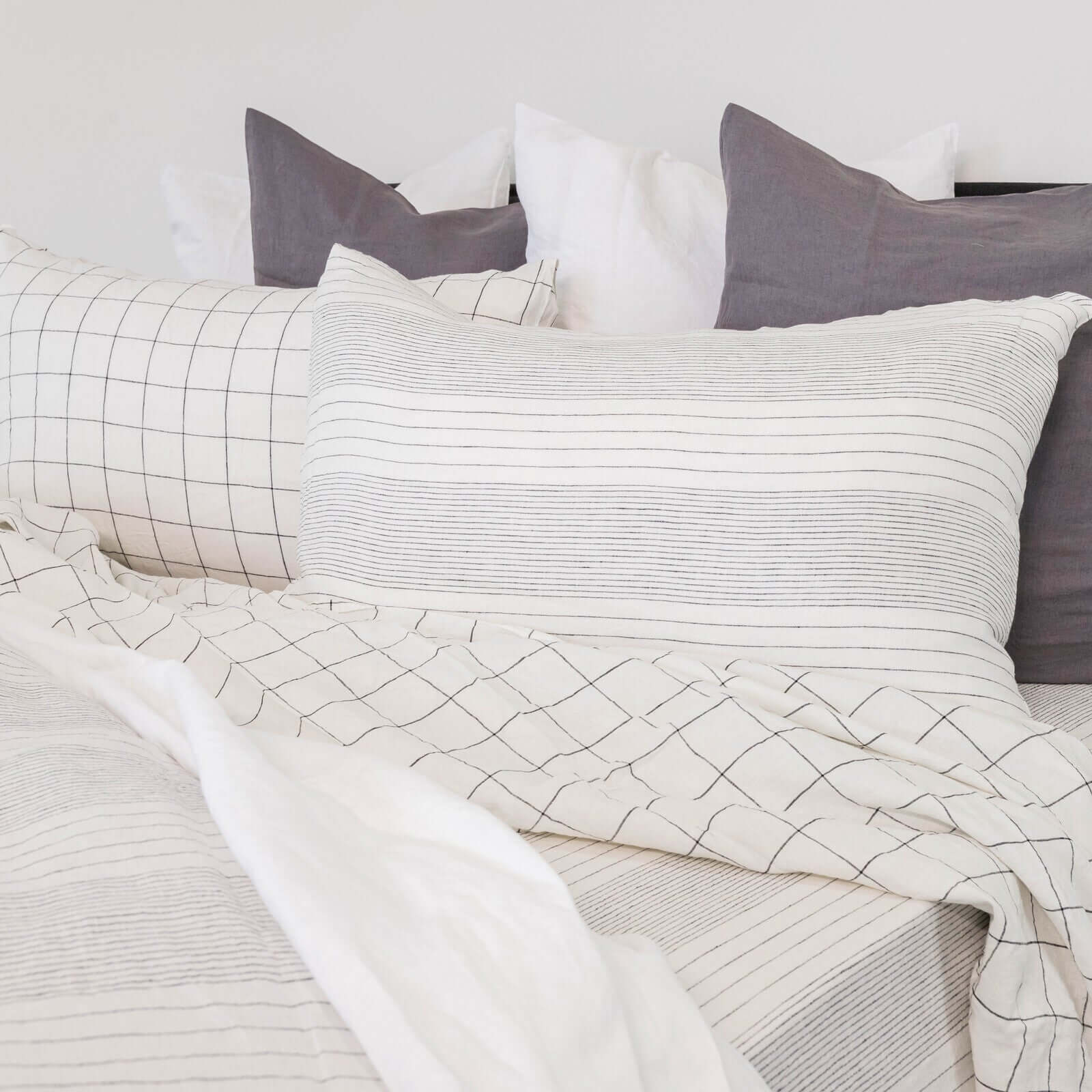 Linen Black Wave Line Cover Bed Set - King & Queen Luxury Co