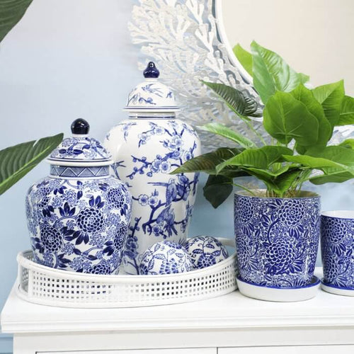 Chrysanthemum Motif Blue White Porcelain Jar